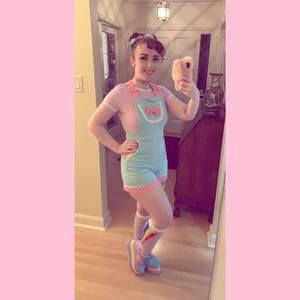 Meet your Posher, Michaela